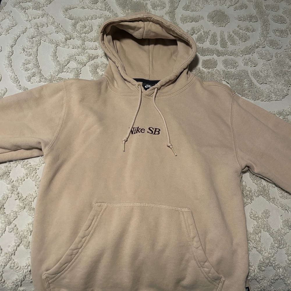 Nike sb skater hoodie, color tan, size xs, worn few times!